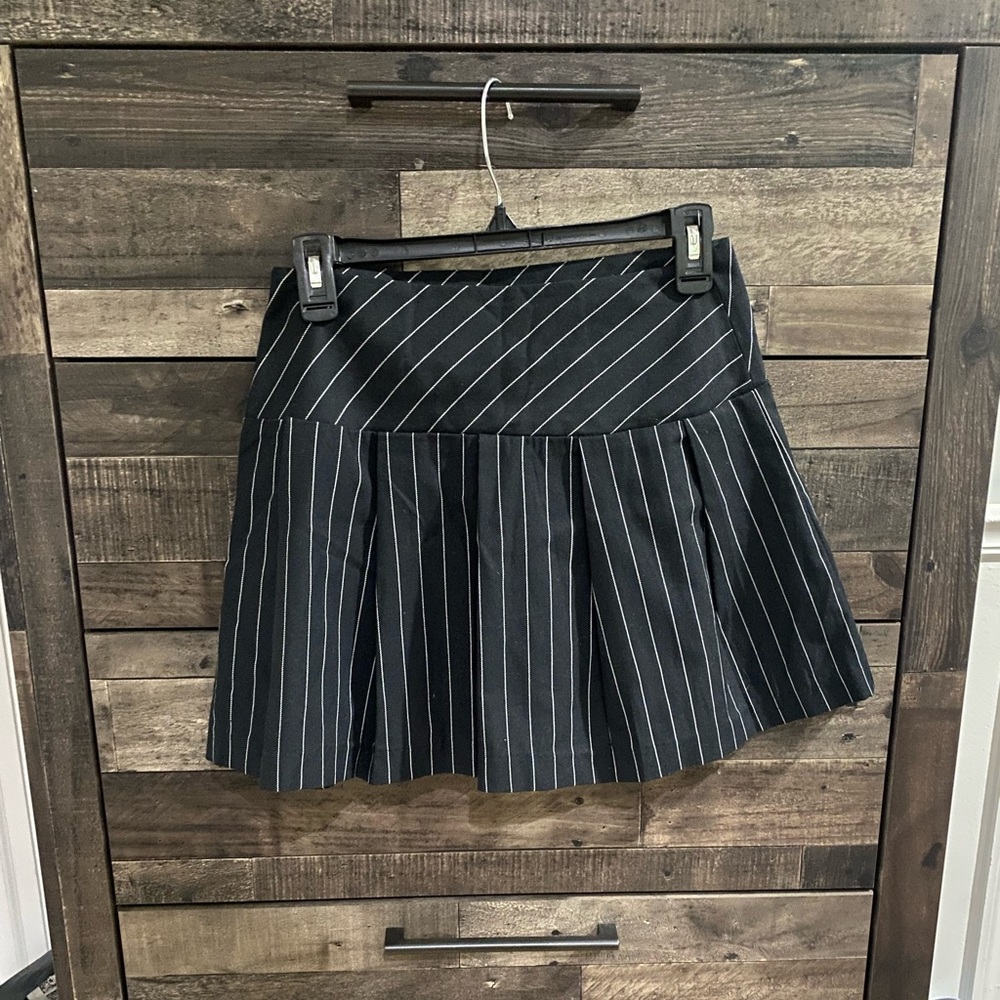 STRIPED MINI SKIRT - Picture 2 of 3